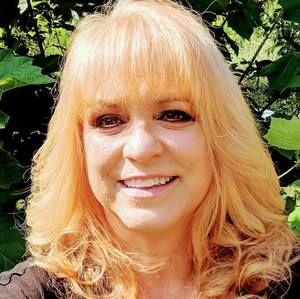 Meet your Posher, Suzy